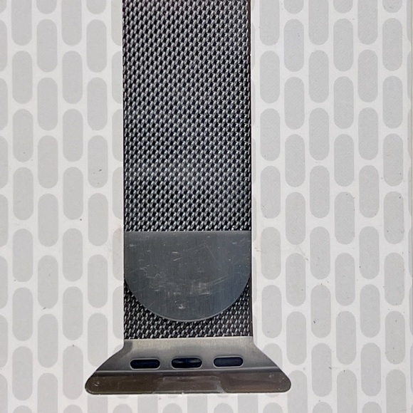 PRESS PLAY MESH MAGNETIC LOOP STAINLESS STEEL MESH STRAP FOR APPLE WATCH, SILVER - Picture 9 of 13